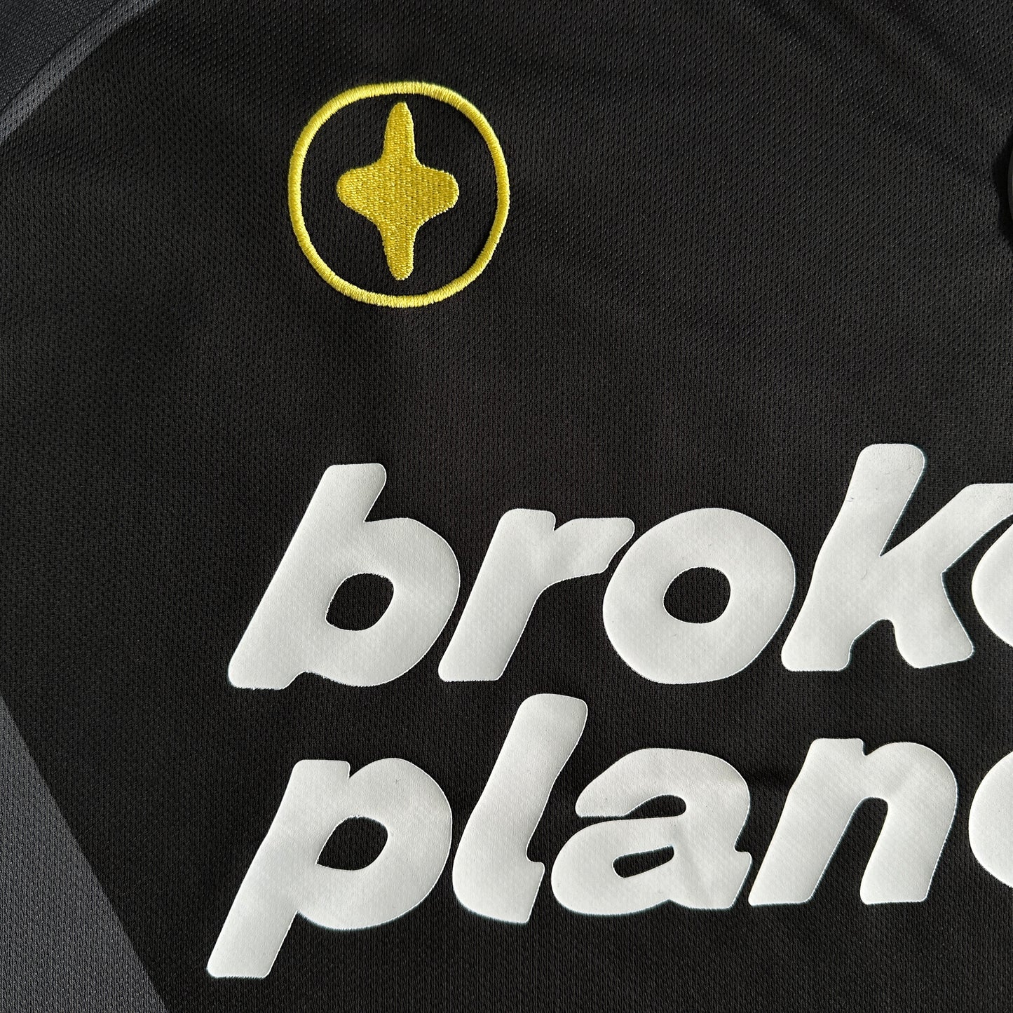 Broken Planet Football Tee Sweatshirt Short-sleeved T-Shirt - Black/Gray