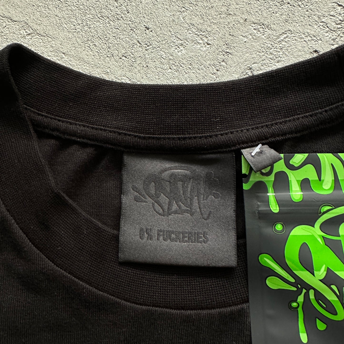 Syna Men's Black T-shirt SYNAWORLD T-SHIRT & SHORTS LOGO SET