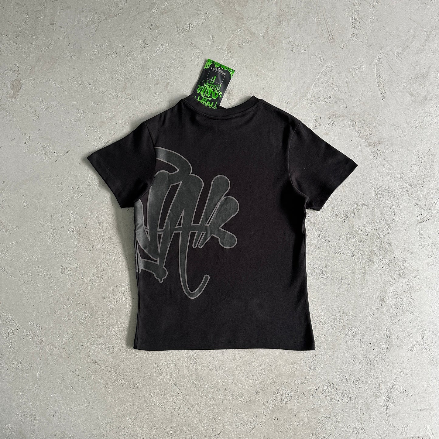 Syna T-shirt noir homme SYNAWORLD T-SHIRT &amp; SHORTS ENSEMBLE LOGO