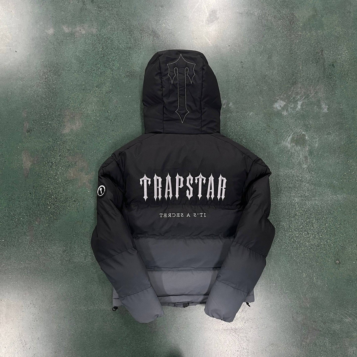 Trapstar DECODED 2022 HOODED PUFFER JACKET-BLACK GRADIENT - Hipstersbuy