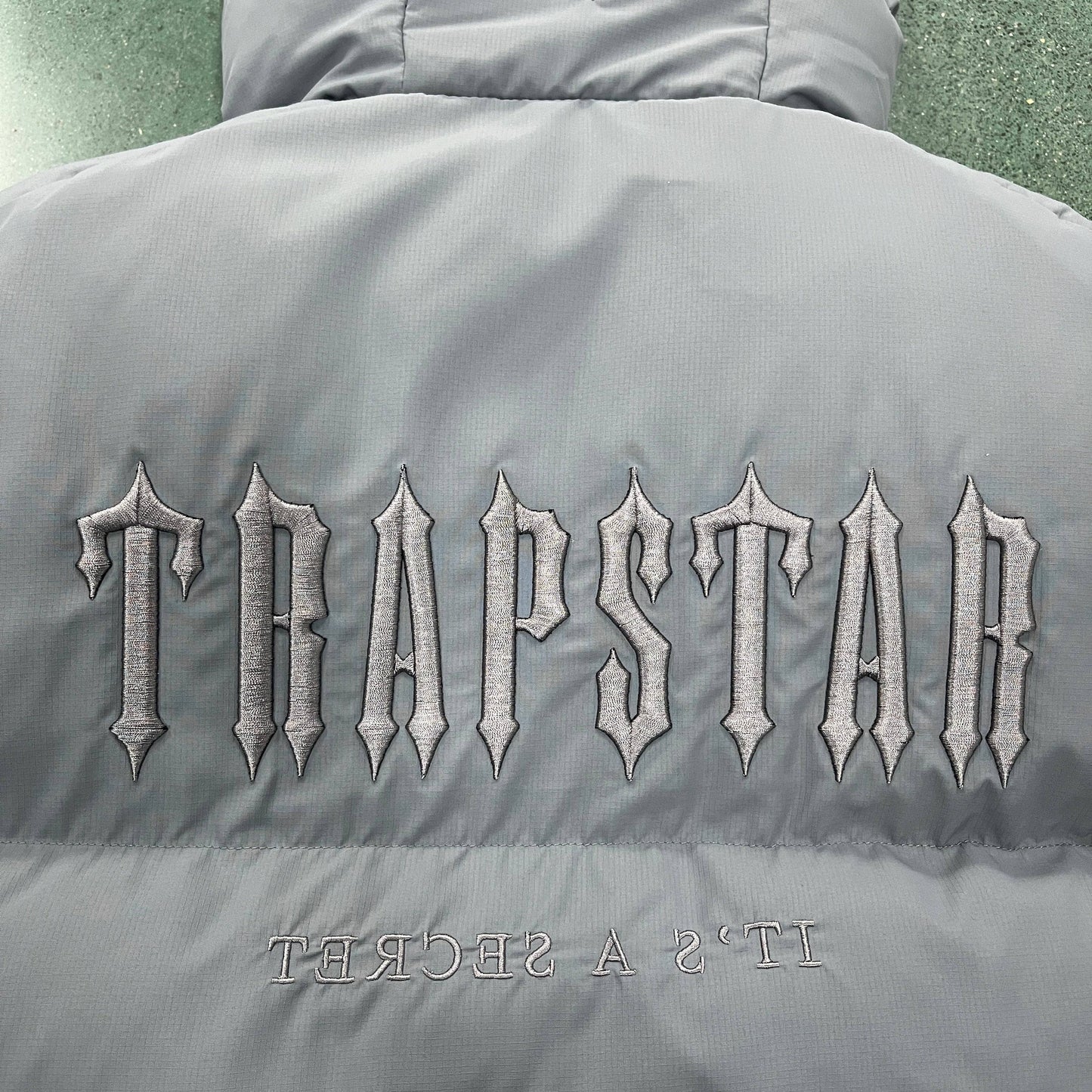 Trapstar Decoded 2022 hooded puffer Jacket - Hipstersbuy