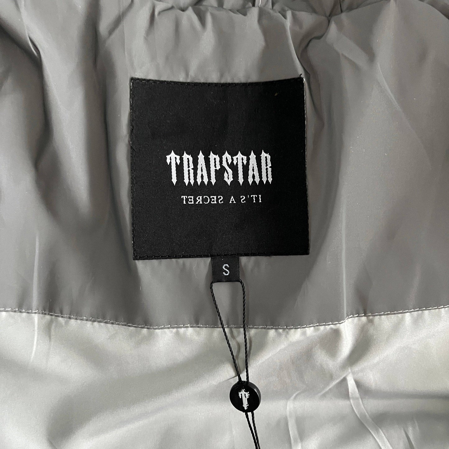 Trapstar Women's Decoded Hooded Puffer Reflective Jacket - Hipstersbuy