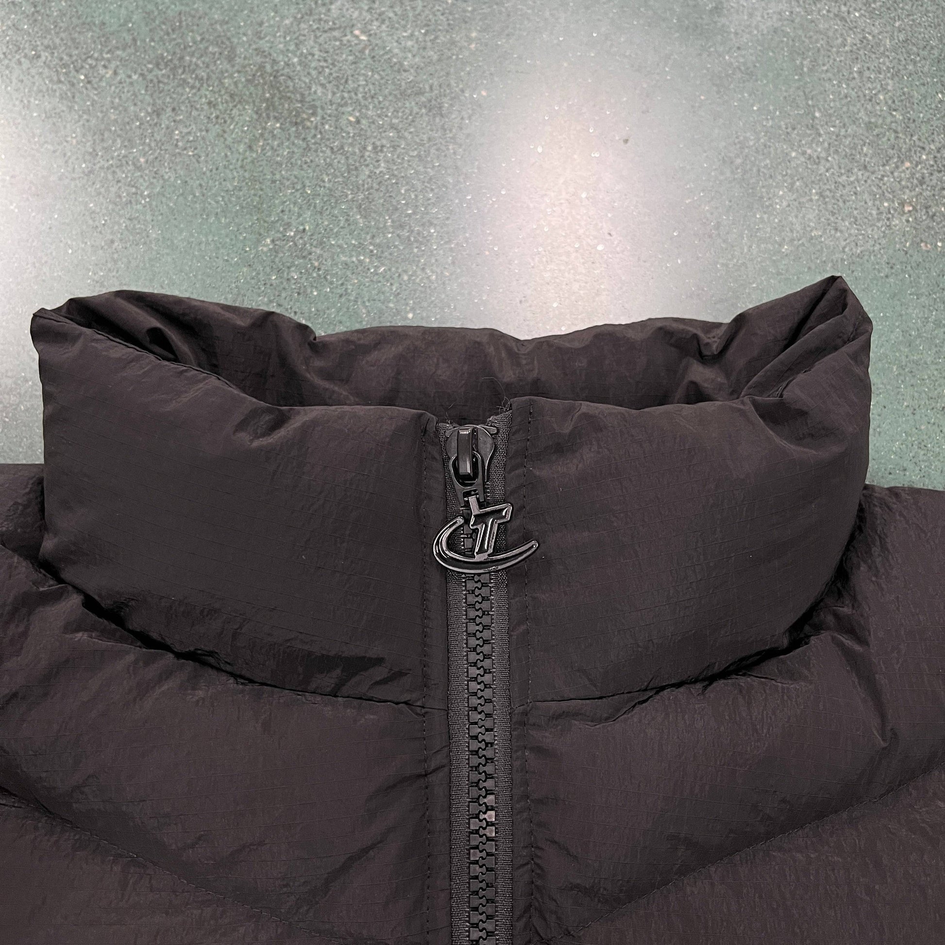 Trapstar sleeve puffer jacket -black - Hipstersbuy