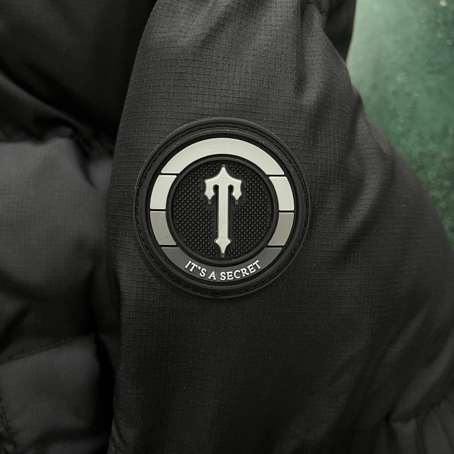 TRAPSTAR DECODED HOODED PUFFER 2.0 JACKET-BLACK - Hipstersbuy